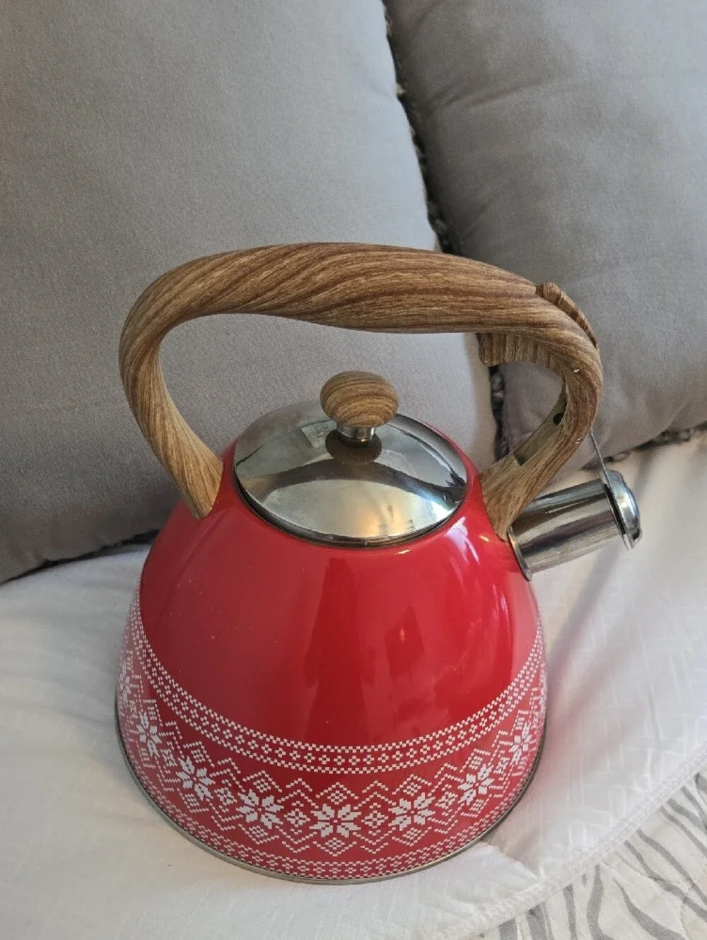 Red Nordic Pattern Whistling Tea Kettle with Wood-Effect Handle